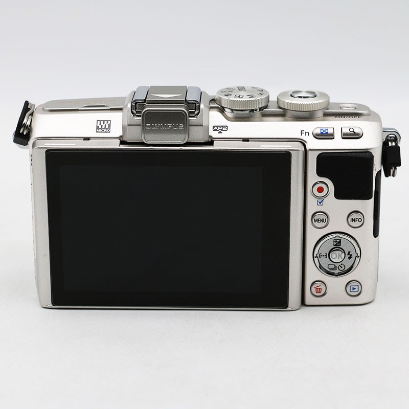 ジャンク品⭐︎Olympus E-PL7ミラーレスカメラ 40-150mmレンズ付 ジャンク OLYMPUS PEN Lite E-PL7 ボディ 40-150mm F4-5.6 レンズ 画面