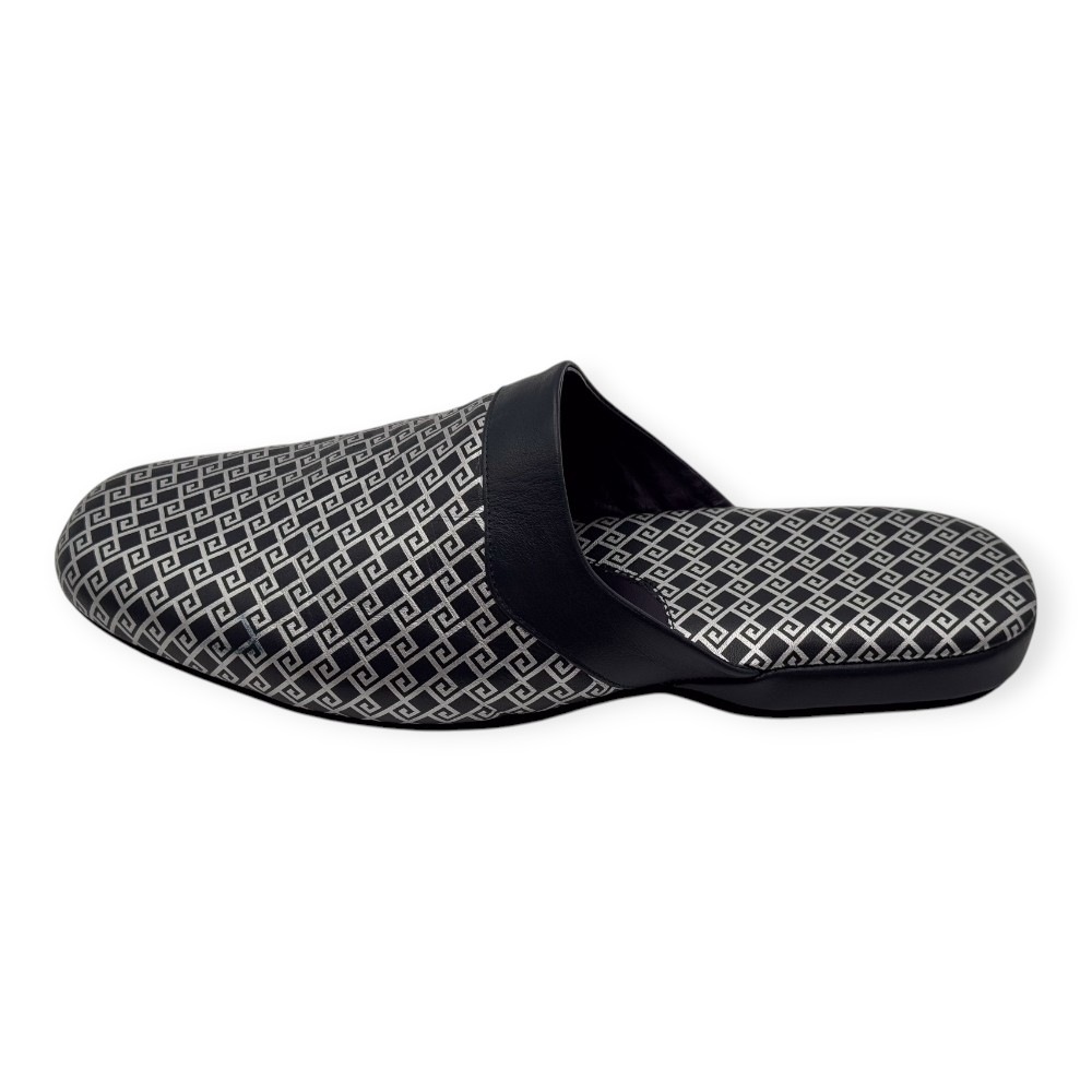 【10,000円引きクーポン 即日発送・限定1足・送料無料】 サナックス ３８１０イキネイビーツー25cm 皇室職人の高級スリッパ ・シューズ