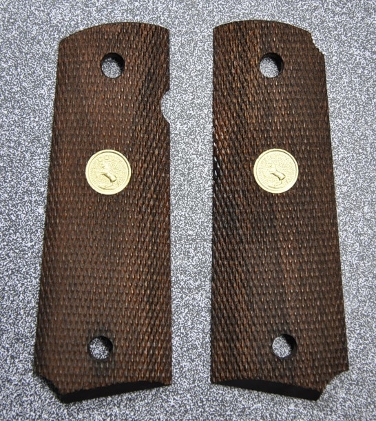 CAW .32AUTO フルチェッカー ウォールナット ウッドグリップ CAW