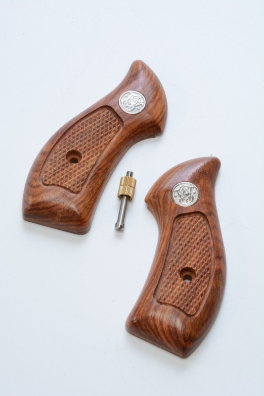 Carom タナカ S&W M36/M49 Jフレームサービス チェッカー グリップ
