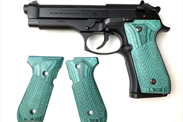 PANDORA ARMS グリップ BERETTA M9 チェッカー/グリーン 木製 AWG-425