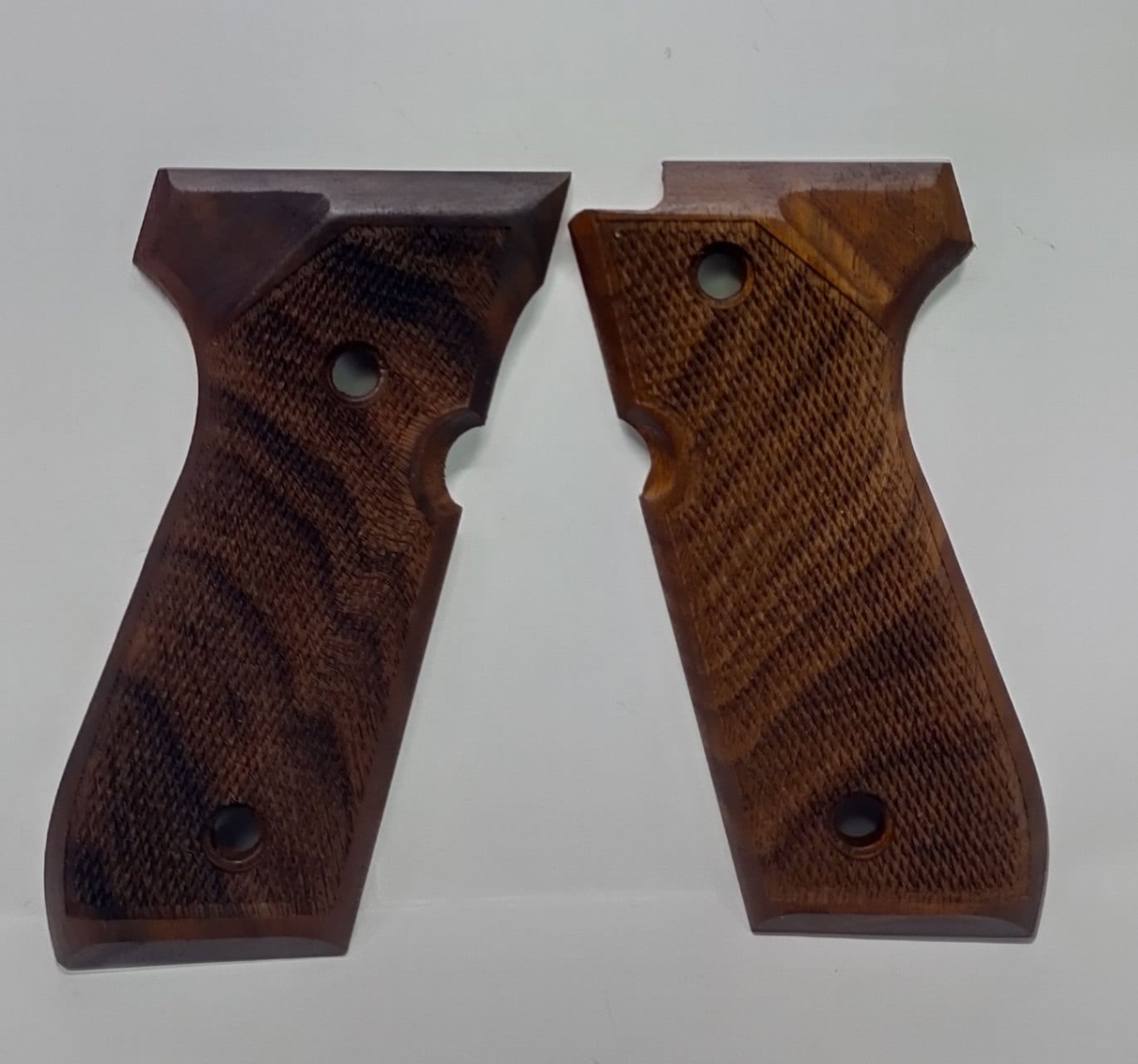 CAW チェッカー 木製グリップ KSC BERETTA M9/M92F用 CAW-G94150 | KSC