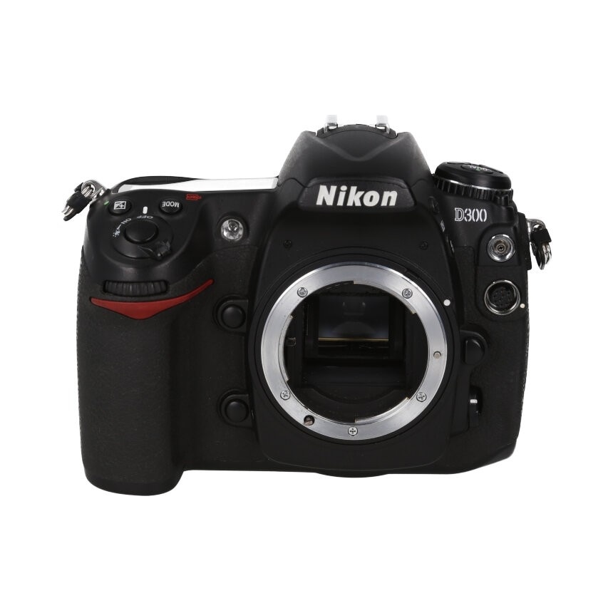 Nikon D300 BODY ��B��