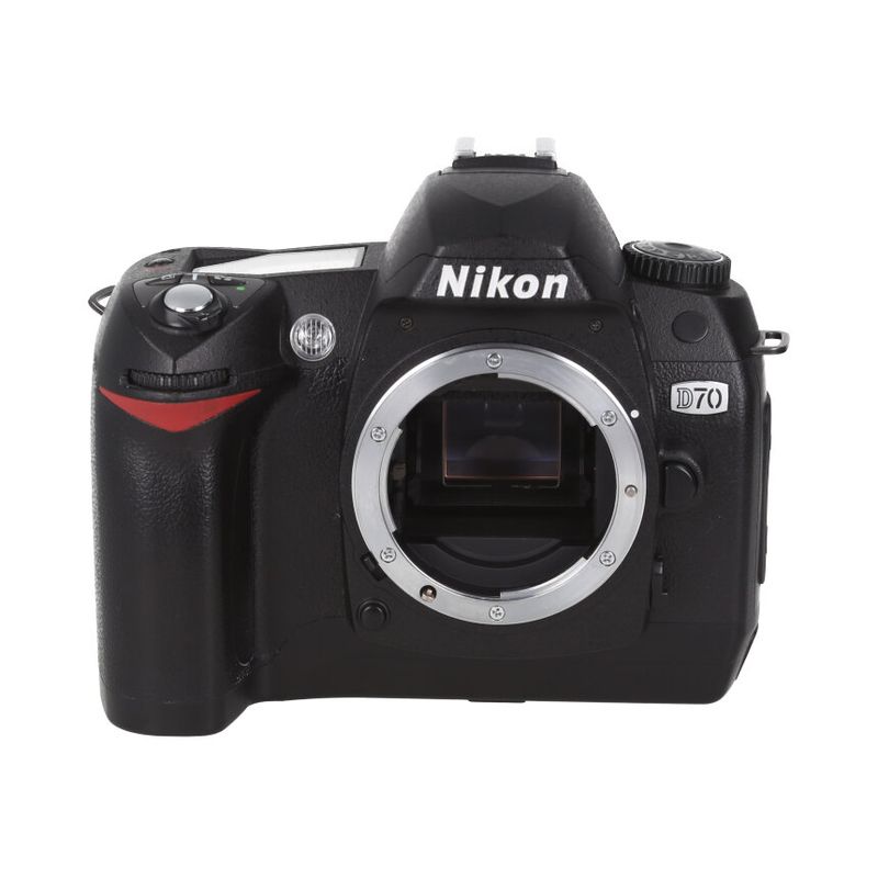 Nikon D70 BODY ��B��