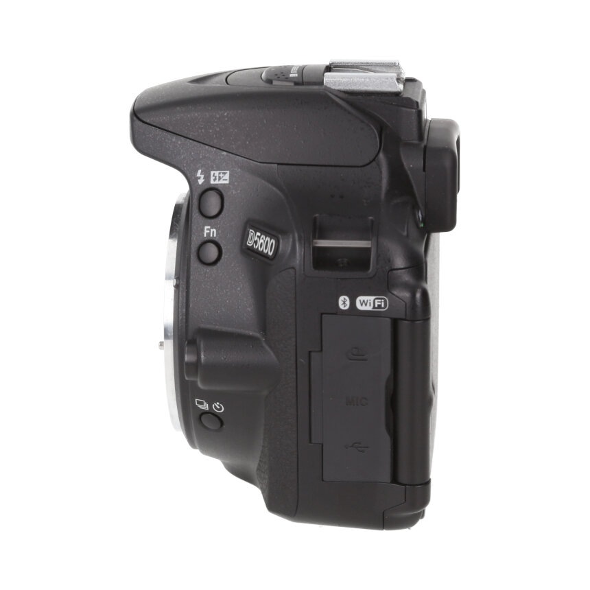 Nikon D5600 + AF-P DX VR 18-55 F3.5-5.6G ��AB��