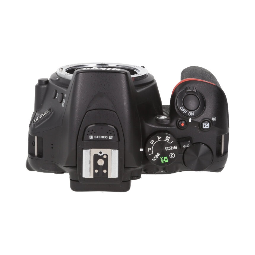 Nikon D5600 + AF-P DX VR 18-55 F3.5-5.6G ��AB��