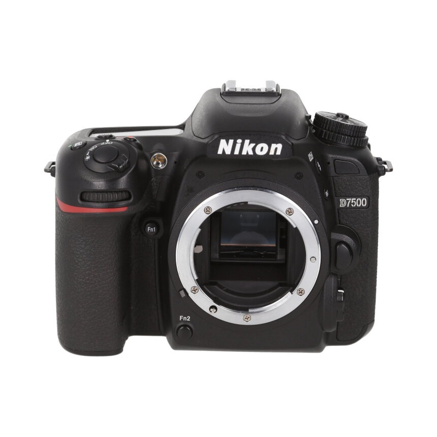 Nikon D7500 ���å� AF-S DX VR 18-140 ��AB��