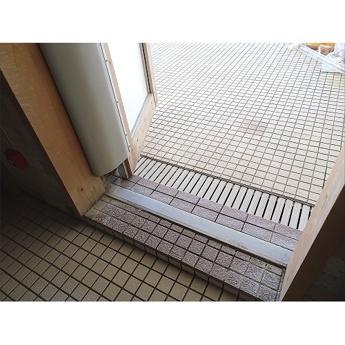 SA-ZARATすべり止めテープザラザラクリア　50×5m