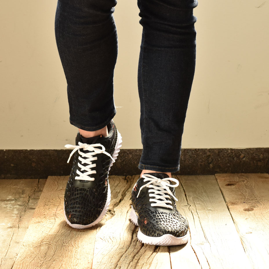 ���˥󥰥��塼�� [ Q30 ] SVEC / ����٥å�