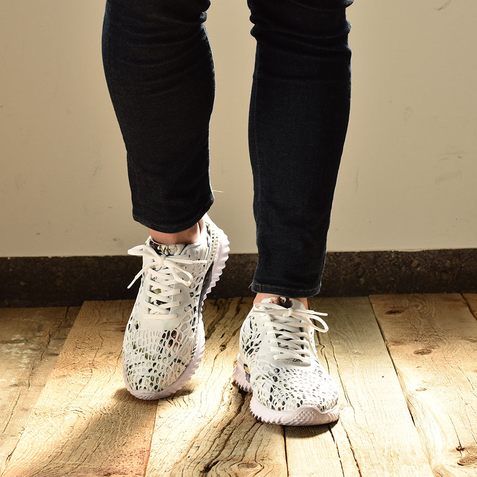 ���˥󥰥��塼�� [ Q30 ] SVEC / ����٥å�