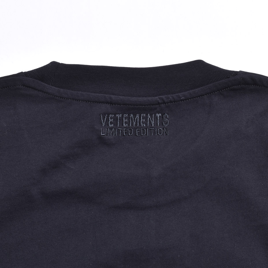LOGO LABEL T-SHIRT [ UE52TR120B-1602 ] VETEMENTS / �����ȥ��