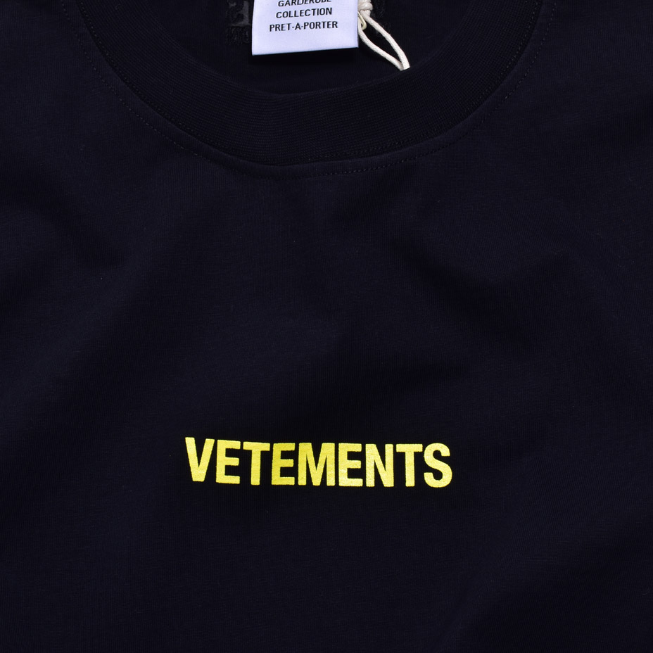LOGO LABEL T-SHIRT [ UE52TR120X-1602 ] VETEMENTS / �����ȥ��