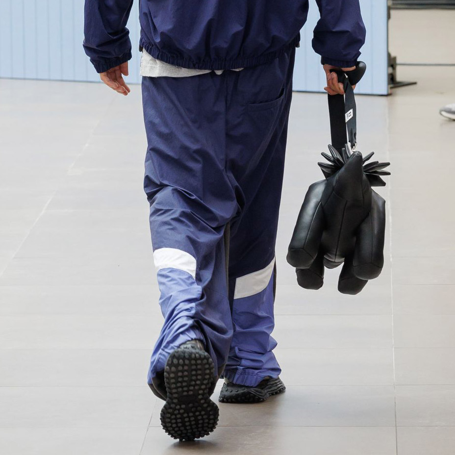 DOLLS STEGOSAURUS BAG [ MIHARA YASUHIRO / �ߥϥ�䥹�ҥ�] A16BG715