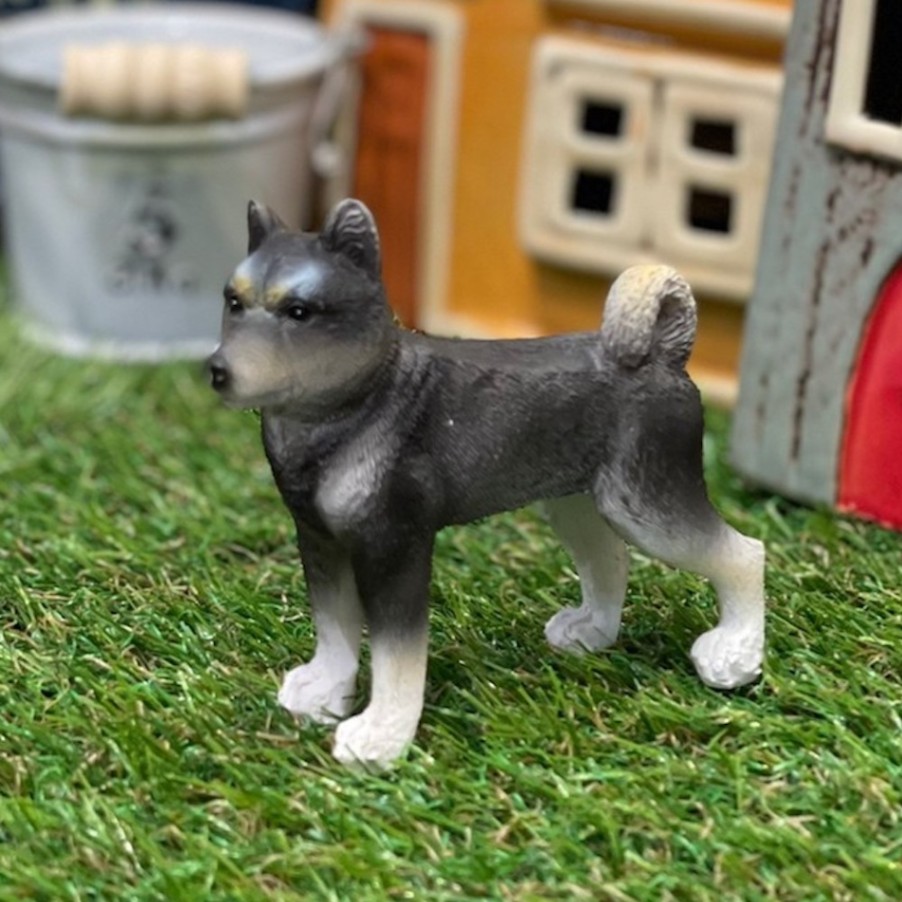 豆柴 柴犬 黒柴 立ち姿 番犬 ミニチュアアニマル 小さな動物の世界