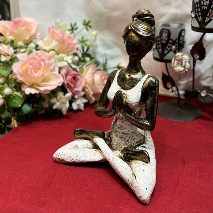 YOGA 女性 白 瞑想 リラクゼーション サロン 開店祝い