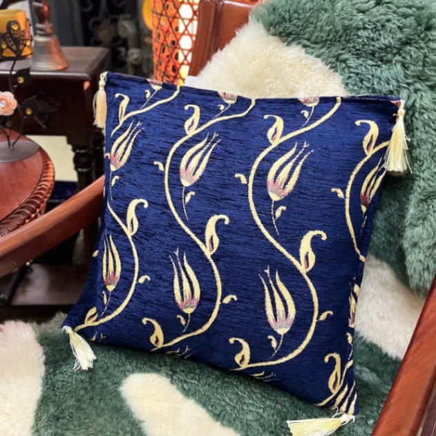 キリム クッションカバー ペルシャ トルコ 花 冬用 紫 ネイビー 正方形