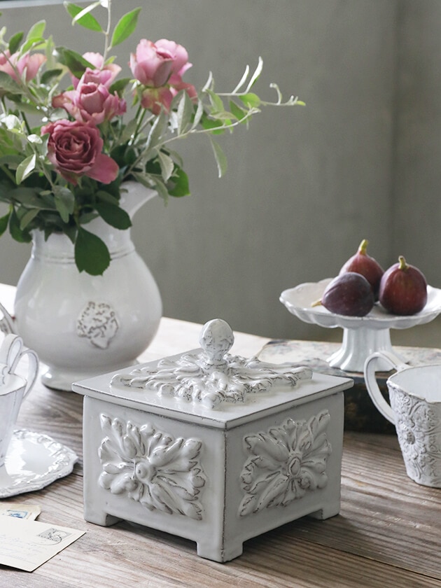 JBAdeV,creations depuis 1993 / Jean Baptiste Astier de Villatte蓋