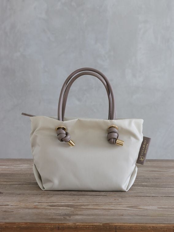 bibiy新品ODETTE BOA BAGショルダーバッググレーバッグ Bibiy.（ビビィ）foxy illustrationsコラボODETTE TULLE BAG（ブラック