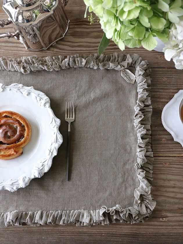 Chez moiプレースマットEssential Chicスチールグレー