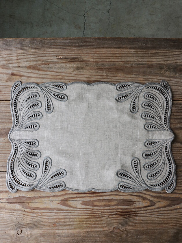 Borgo delle tovaglieプレースマットTecla 50x35cm マスティックxグレー