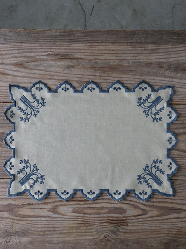 Borgo delle tovaglieプレースマットEden 50x35cm サンドxネイビー