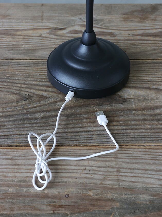 Nordic LED テーブルランプBLACKプルスイッチファブリックシェード