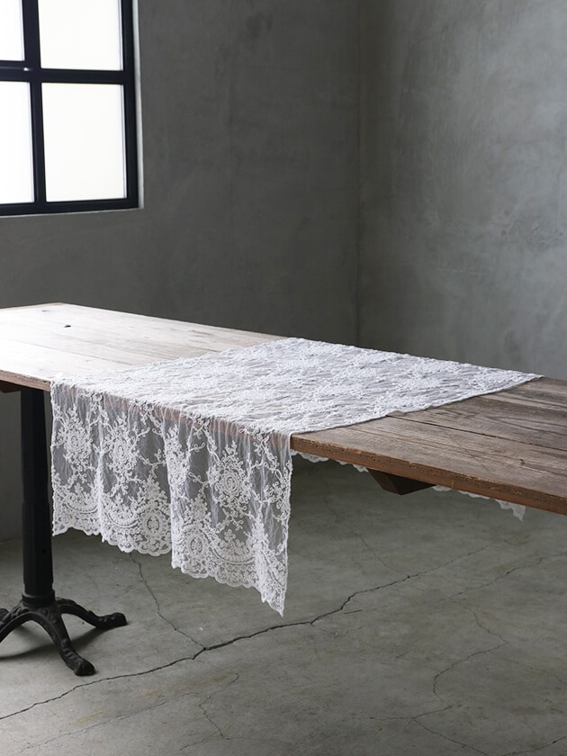 サラグレース　Chez moi テーブルランナー　ホワイト Chez moiテーブルランナーCorinzioホワイト シェモア ～ サラグレース