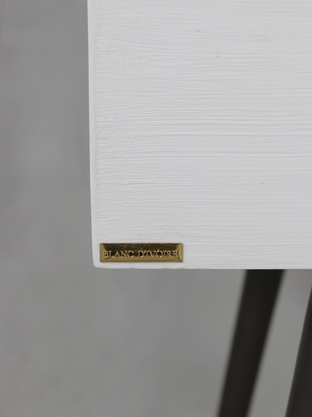 BLANC D'IVOIRE�����ɥơ��֥�LOLA�ۥ磻��