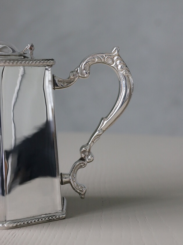 Royal Family����С��ƥ����ݥå�Lana