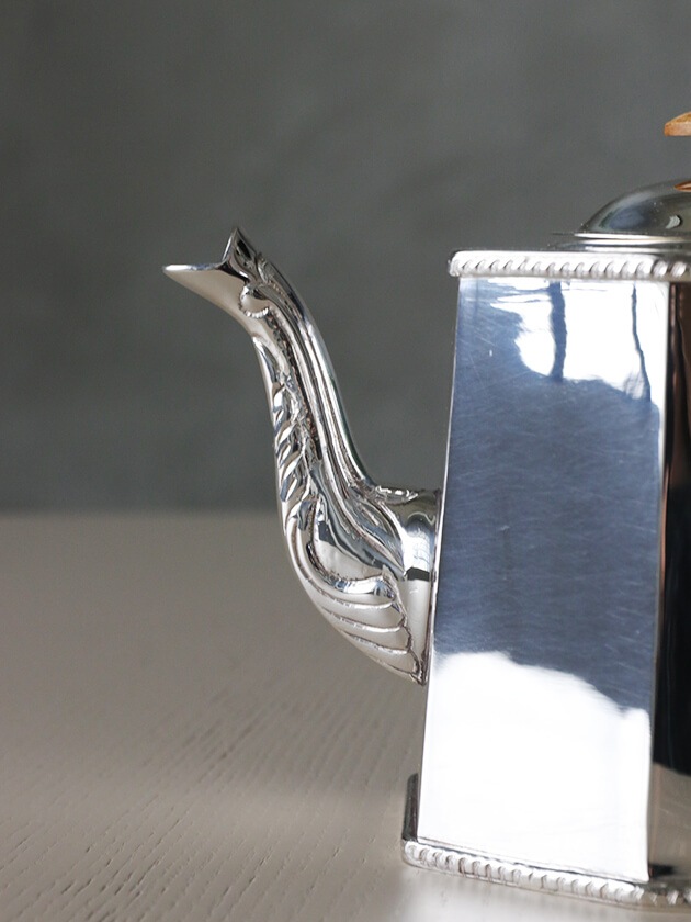 Royal Family����С��ƥ����ݥå�Lana