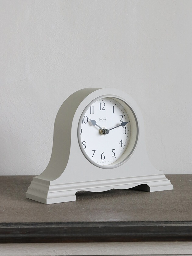 JonesクロックMantel Bライトグレー｜フランスやヨーロッパの輸入雑貨・家具・インテリアの通販｜サラグレース