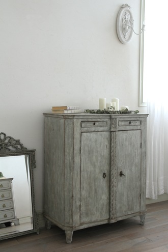 Gustavian Antique�����ɥܡ���