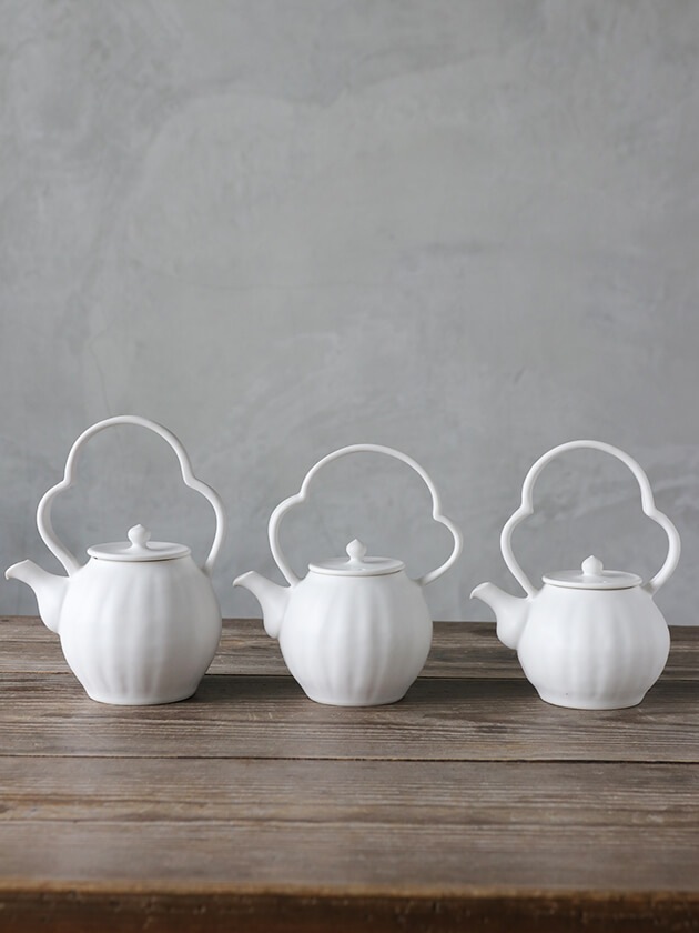 藤村佳澄変わり種取手 急須 ホワイト 300ml