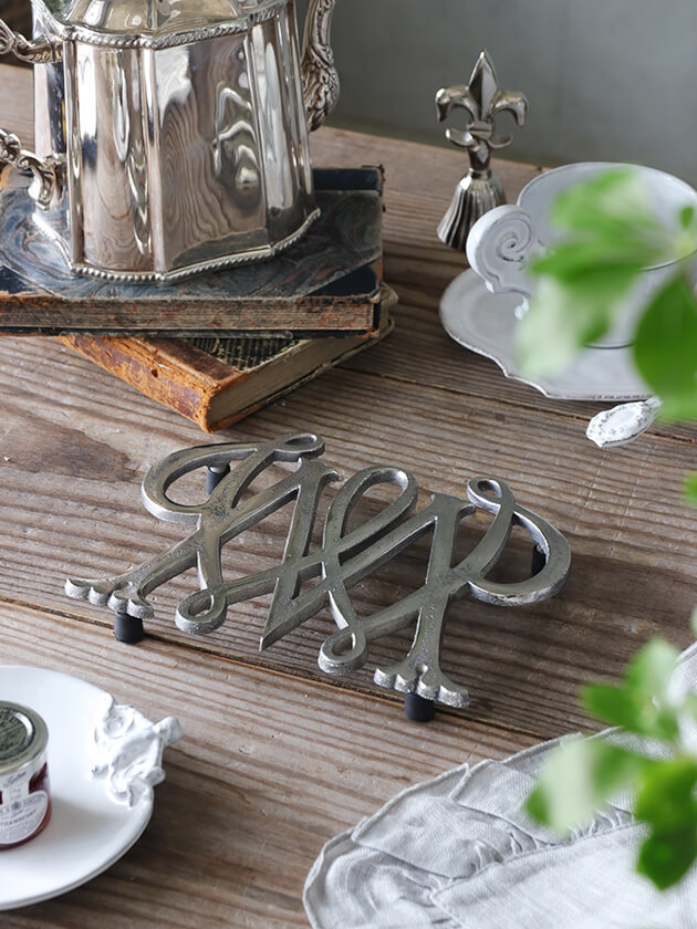 QUAINT&QUALITY�ȥ饤�٥å�Letter M