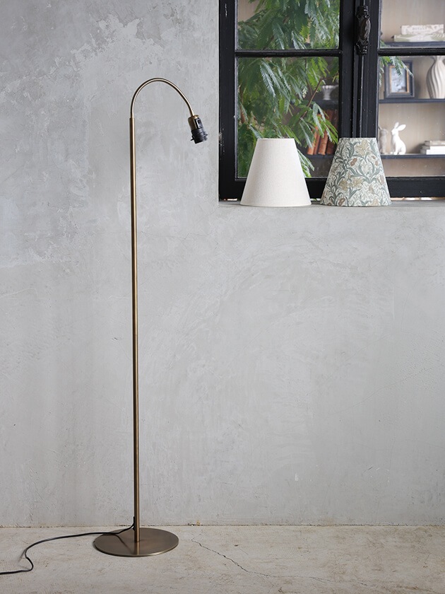 QVISTフロアランプブロンズH143cm シェード付