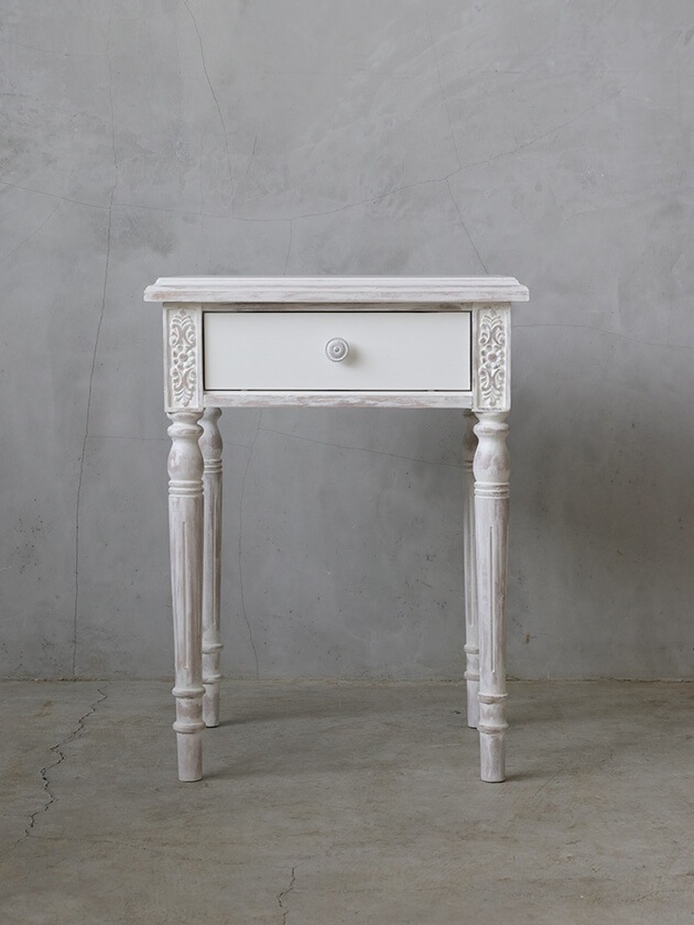 EnchanteベッドサイドテーブルBaronウォッシュドホワイト