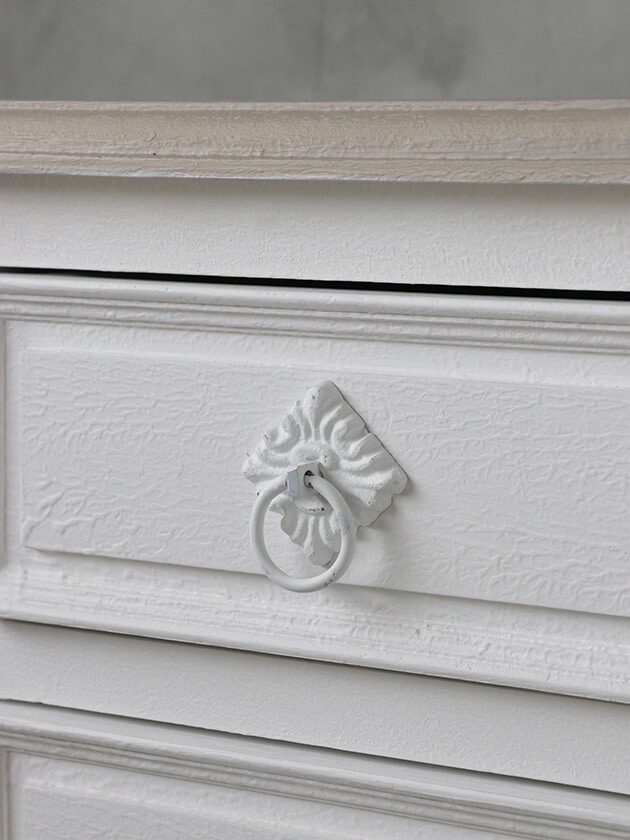 フランスアンティーク☆木彫りの装飾のサイドテーブル　パールホワイト フランスアンティーク家具 フレンチテーブル.オーバル ホワイト