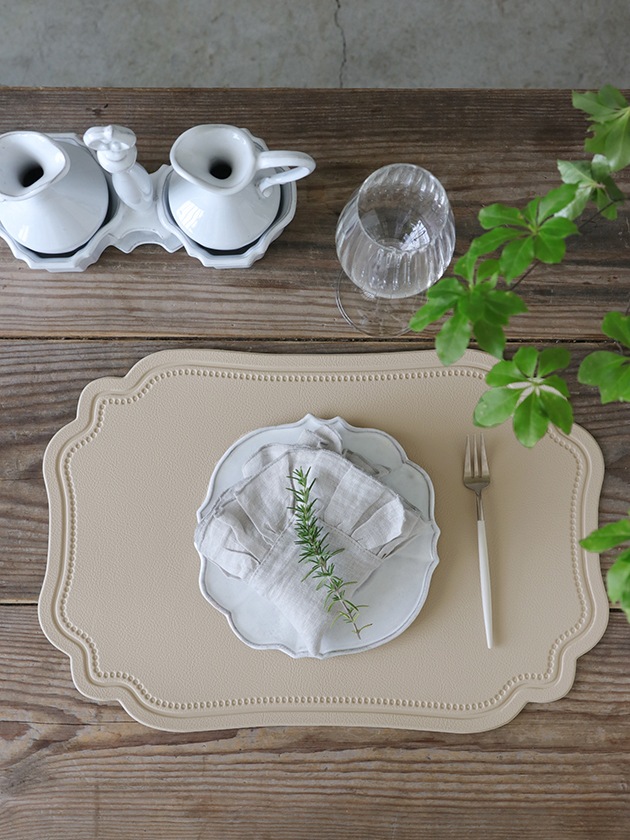 フェイクレザープレースマットWind Rectアイボリー サラグレース