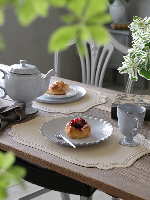 フェイクレザープレースマットWind Rectアイボリー サラグレース