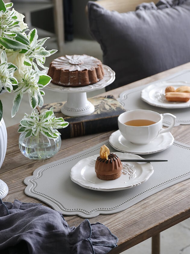 フェイクレザープレースマットWind Rectライトグレー サラグレース