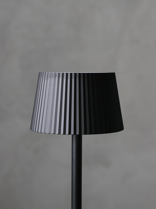 Nordic LED �ơ��֥���� �᥿�륷������ (���ť��å���)