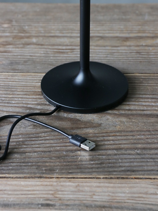 Nordic LED �ơ��֥���� �᥿�륷������ (���ť��å���)