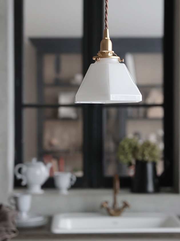 Luste�ڥ����ȥ��� Trape�ۥ磻�ȥ��饹