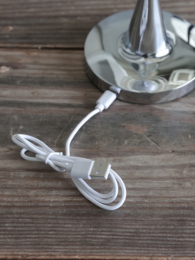 Nordic LED テーブルランプChrome (充電式)