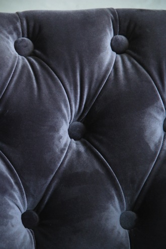 サラグレースClassicソファチェアSarahライトグレーベルベット② チェア ソファ｜青山表参道の人気インテリアショップ フランス、北欧