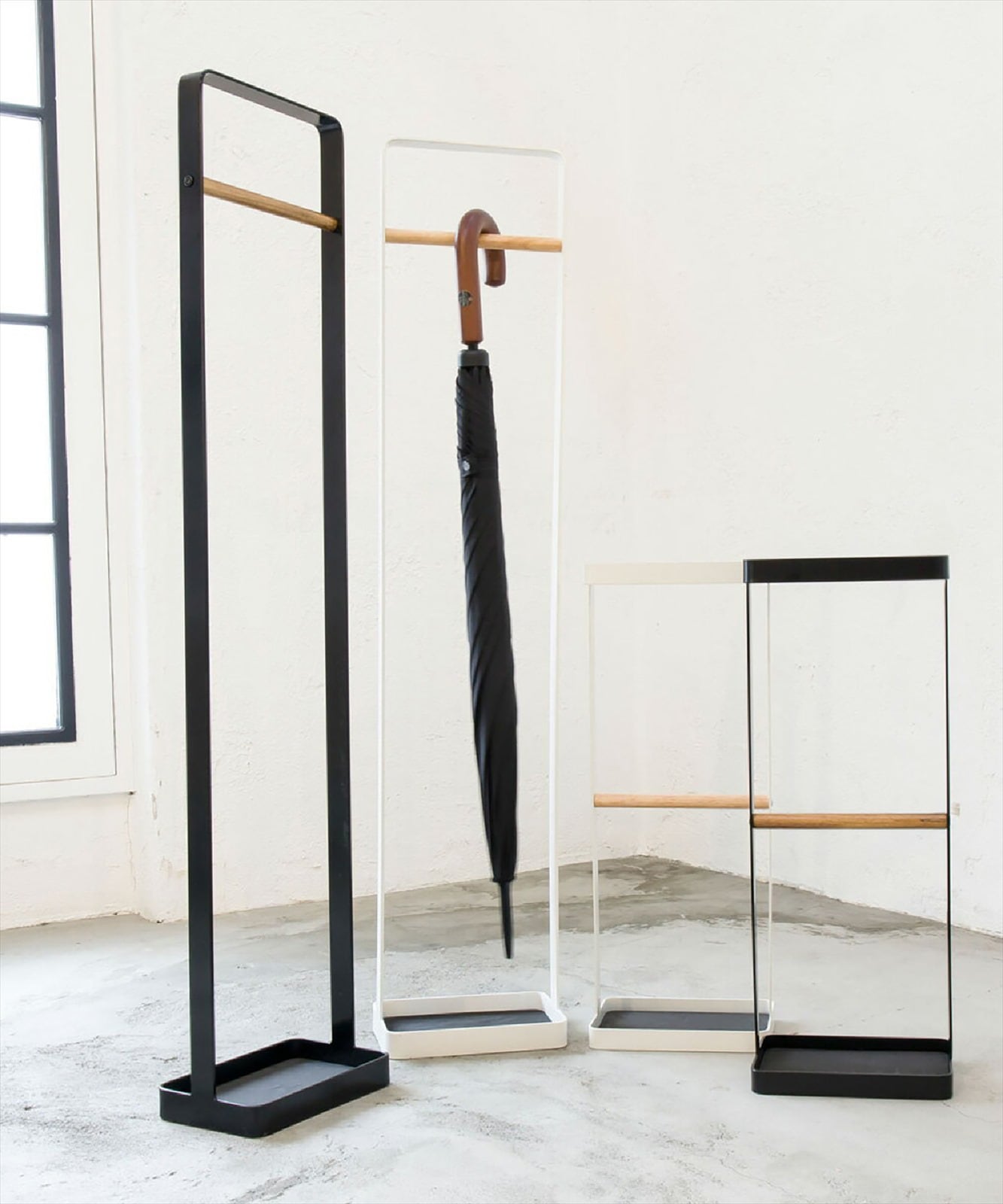 新品　b2c アンブレラスタンド ウッドタイプ　傘立て b2c アンブレラスタンド ウッドバー（ホワイト×ラバーウッド） #SALE