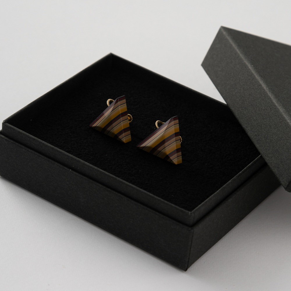 堆漆イヤリング ベージュ