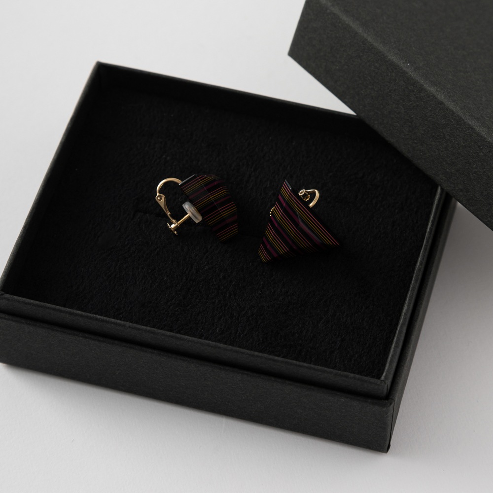 堆漆イヤリング紫