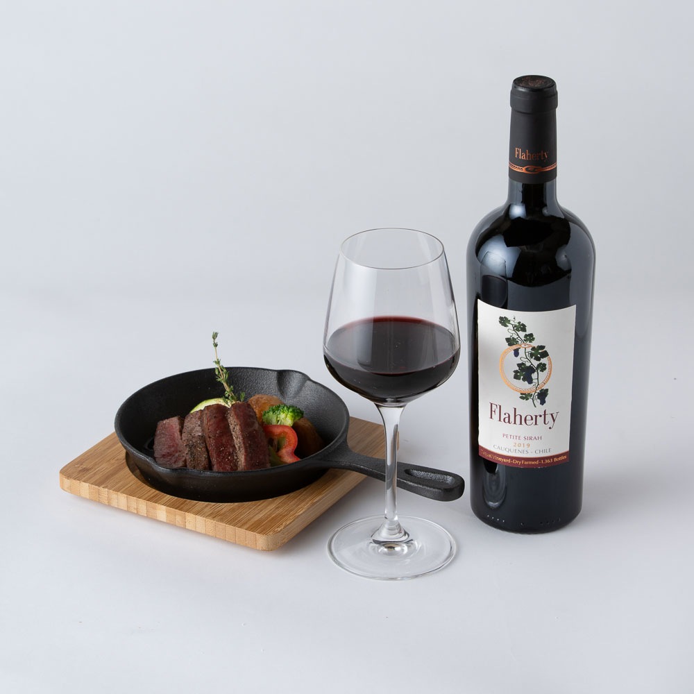 チリ産【赤】(18ヶ月熟成) 　<p>プティ シラー 2019</p>