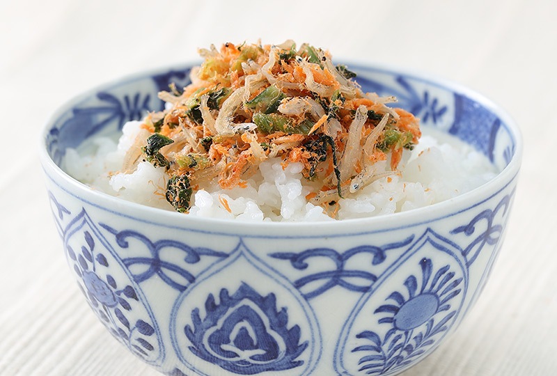 東京吉兆　ごはんのお供　鮭　昆布　ちりめん　ほか 具材の全てが国産 鮭ちりめん【冷蔵】 | サワダのいか昆布公式ストアで